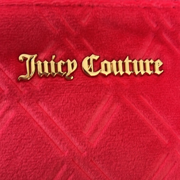 Super Cute Plushy Soft Cosmetics Bag from Juicy Couture 🎀 - Picture 2 of 8